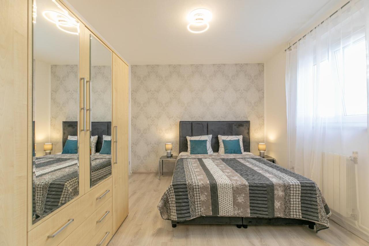 Apartments Tina Stinjan Пула Екстериор снимка