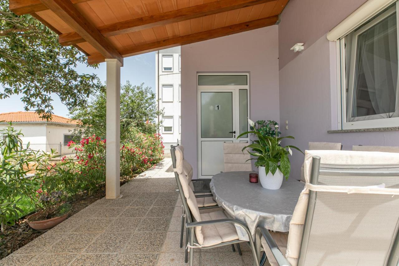 Apartments Tina Stinjan Пула Екстериор снимка