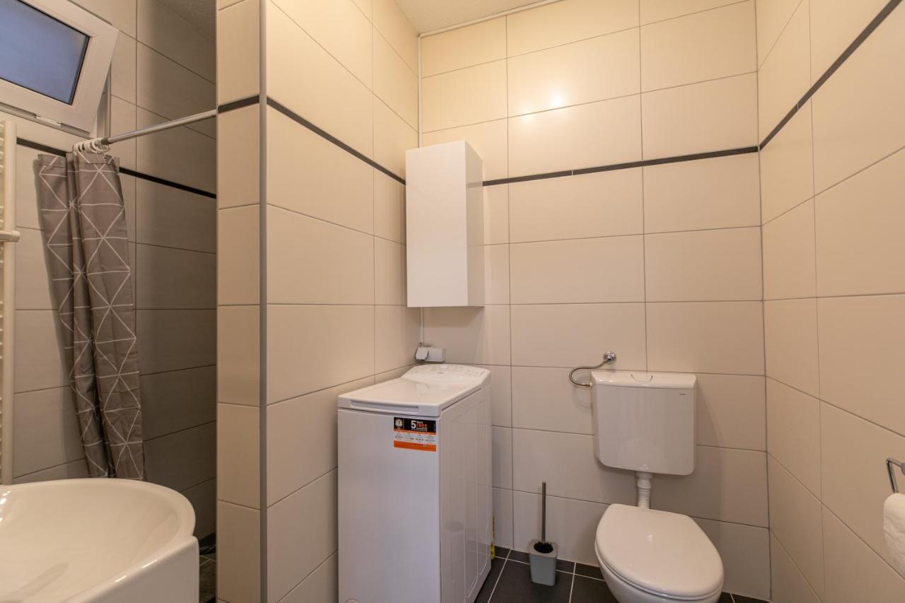 Apartments Tina Stinjan Пула Екстериор снимка