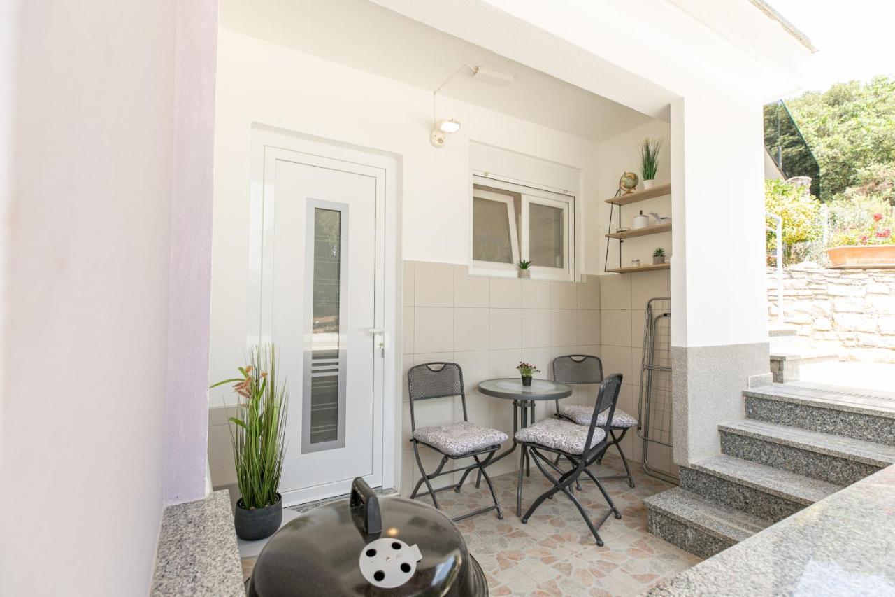 Apartments Tina Stinjan Пула Екстериор снимка