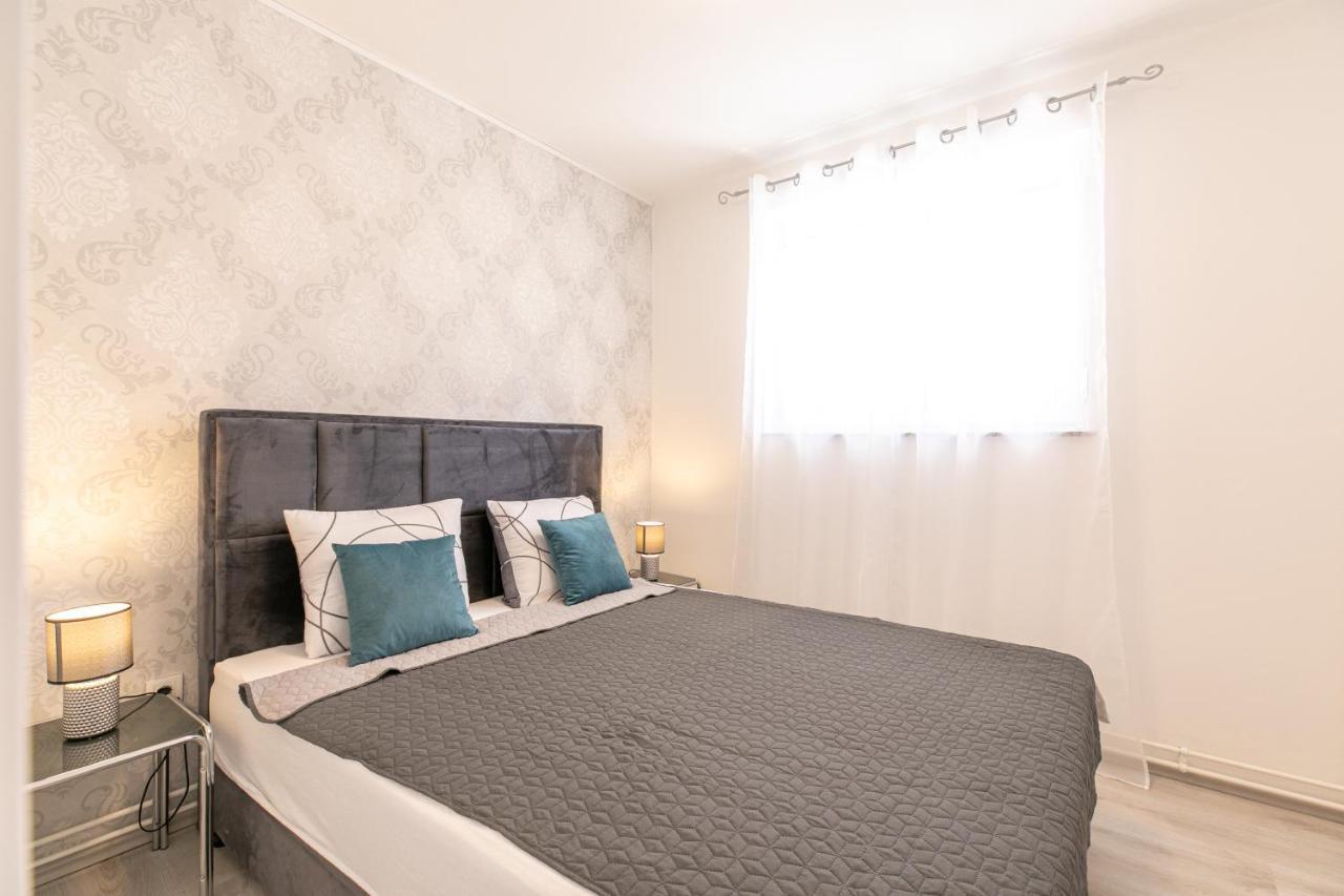 Apartments Tina Stinjan Пула Екстериор снимка