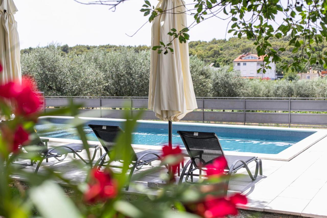 Apartments Tina Stinjan Пула Екстериор снимка