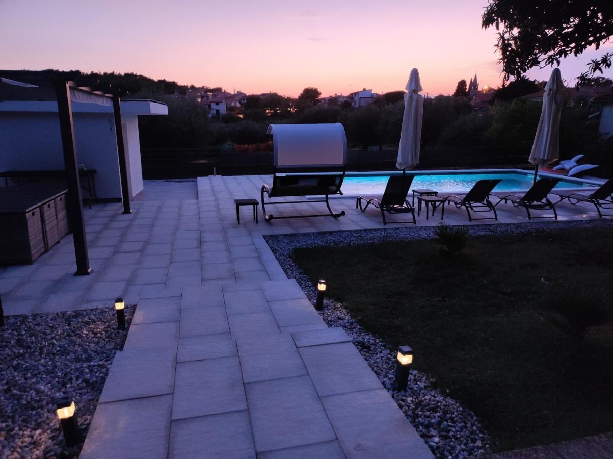 Apartments Tina Stinjan Пула Екстериор снимка