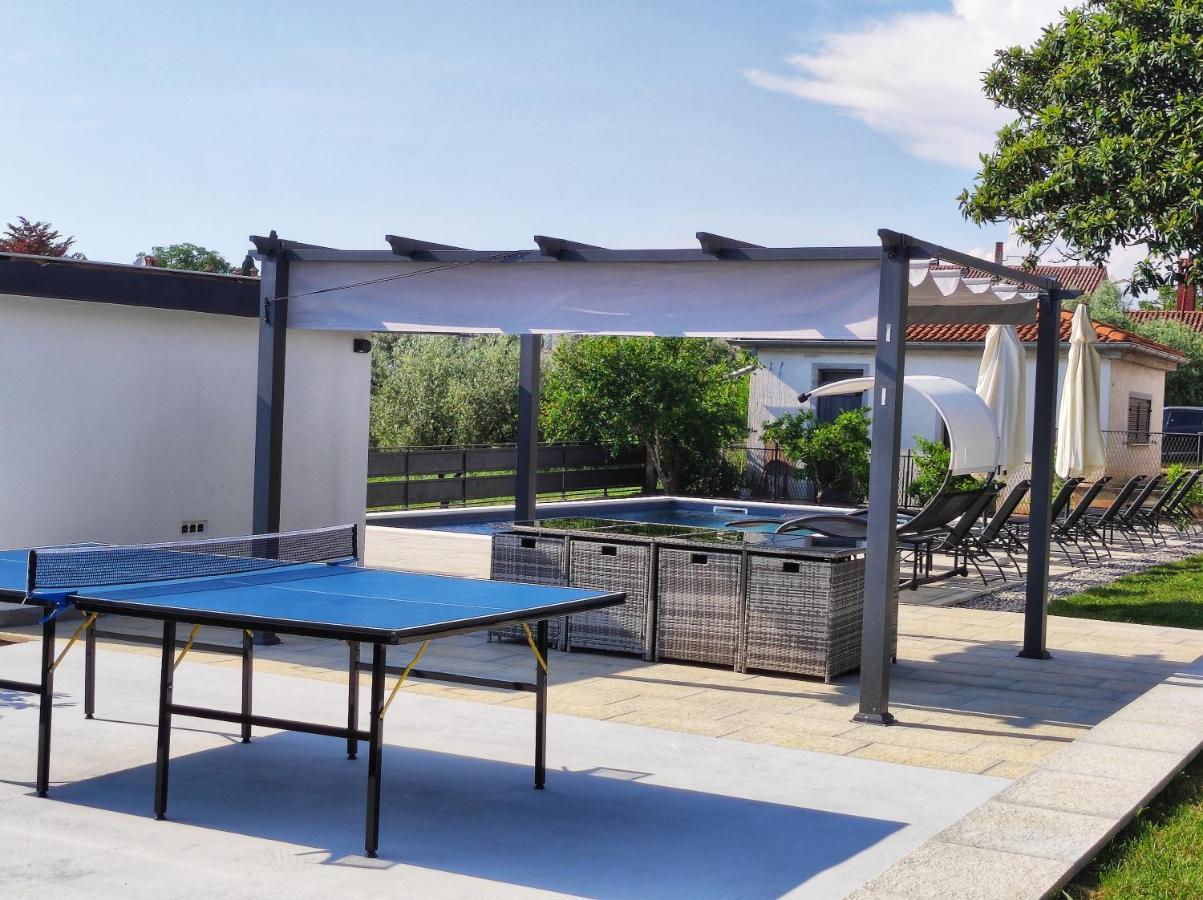 Apartments Tina Stinjan Пула Екстериор снимка