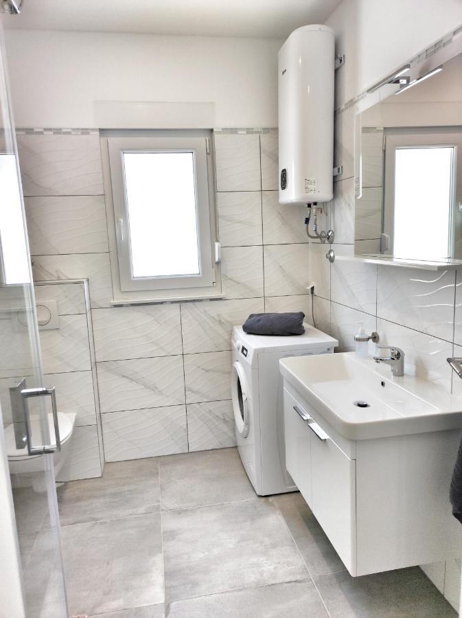 Apartments Tina Stinjan Пула Екстериор снимка