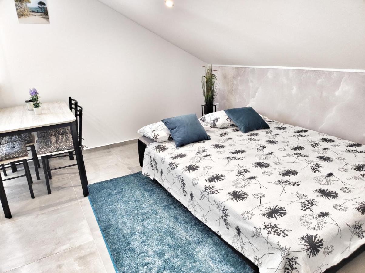 Apartments Tina Stinjan Пула Екстериор снимка