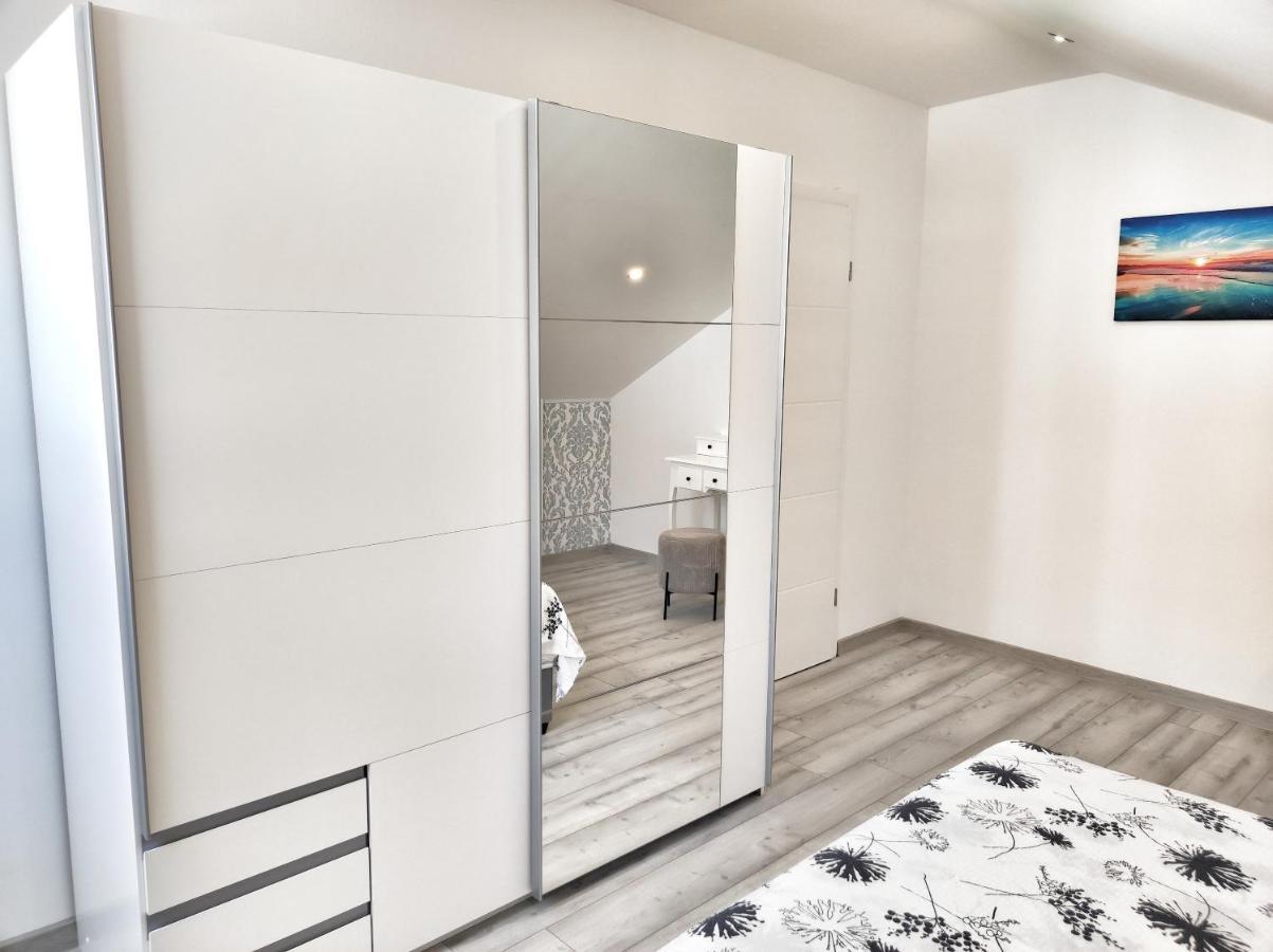 Apartments Tina Stinjan Пула Екстериор снимка