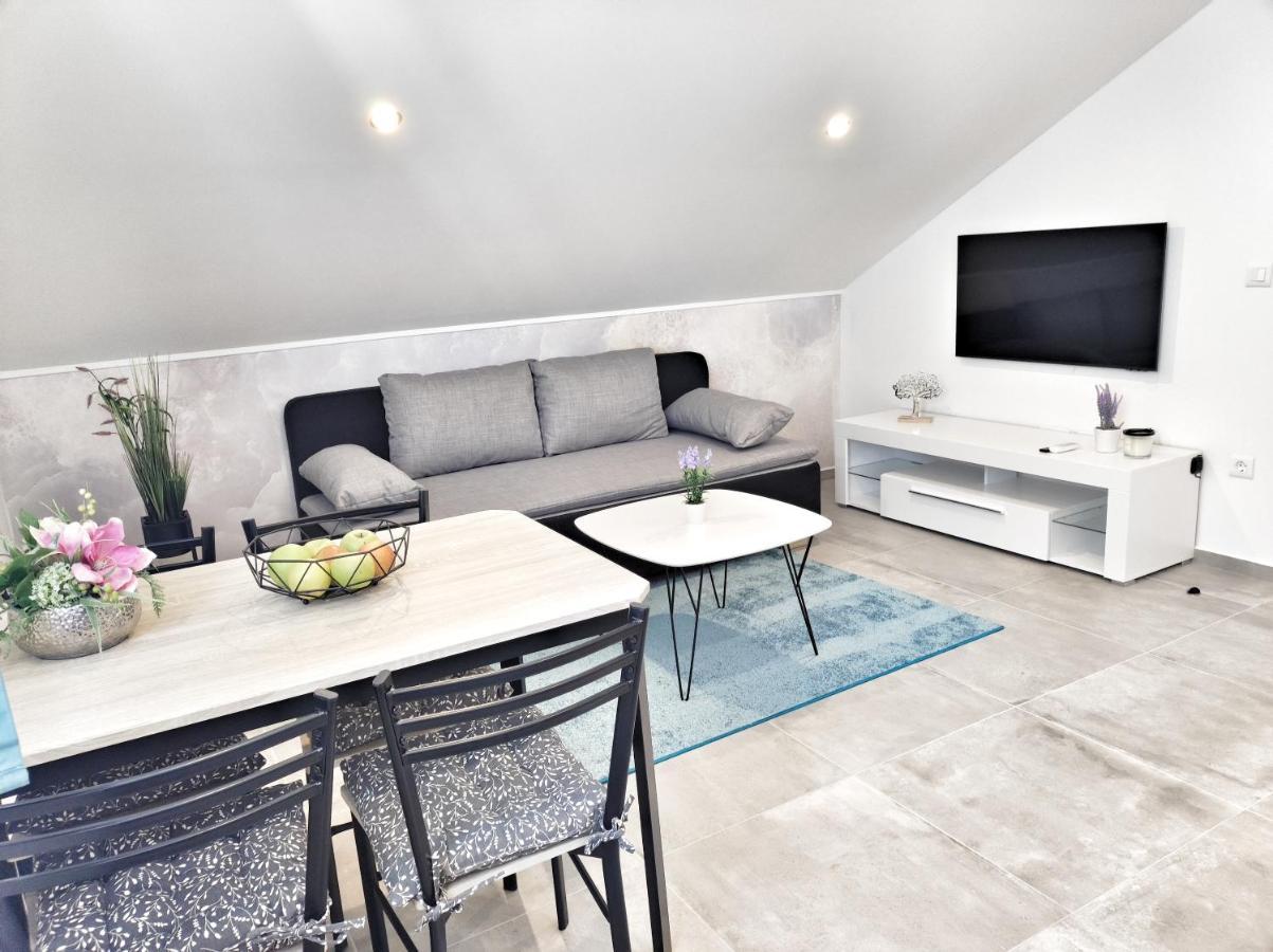 Apartments Tina Stinjan Пула Екстериор снимка