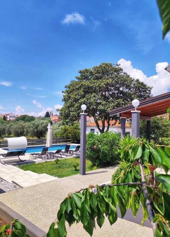 Apartments Tina Stinjan Пула Екстериор снимка